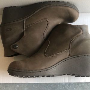 keen akita ankle boot